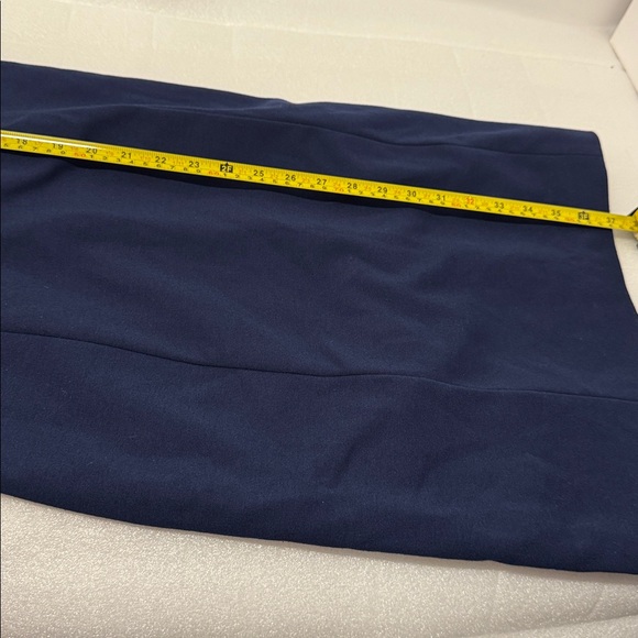 Tahari Navy Blue Sleeveless Dress 17” pit-to-pit 37” long. No size tag. - Picture 6 of 7